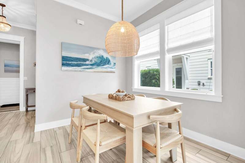 Dining seating for 6