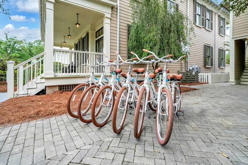 6 adult bikes included in stay