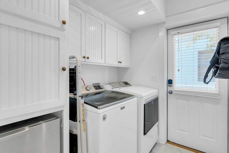 Full washer and dryer