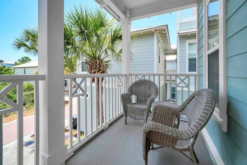 Room features porch access
