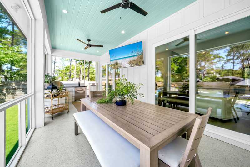 Outdoor dining perfect for those home cooked meals!