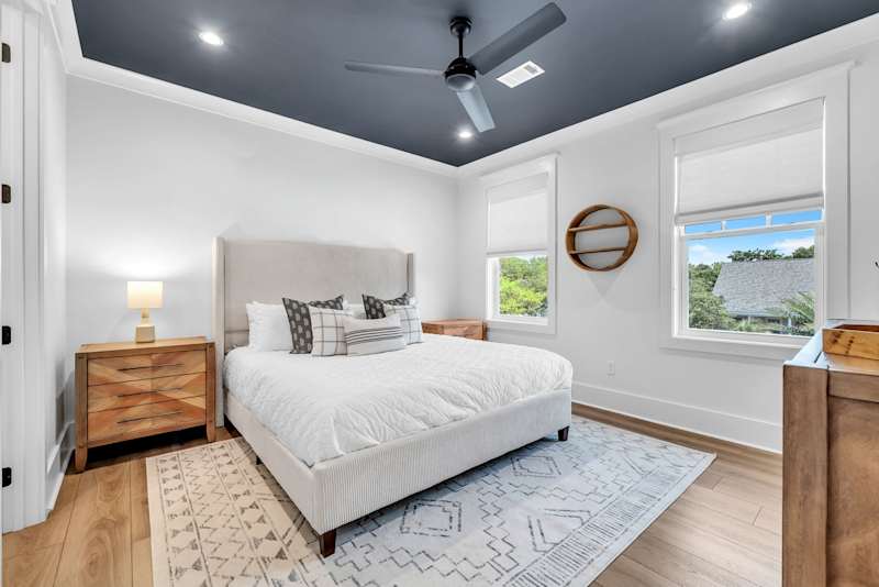  Bedroom #3: King + Smart TV