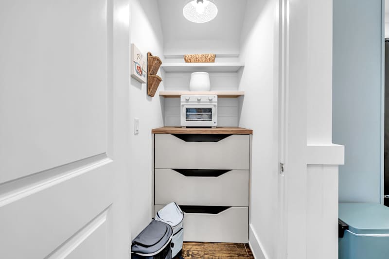 Kitchen pantry 