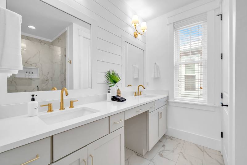 Second floor king ensuite