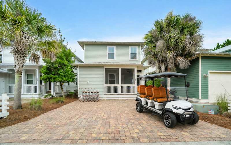 6 Seater golf cart and 6 adult bikes included in your stay!