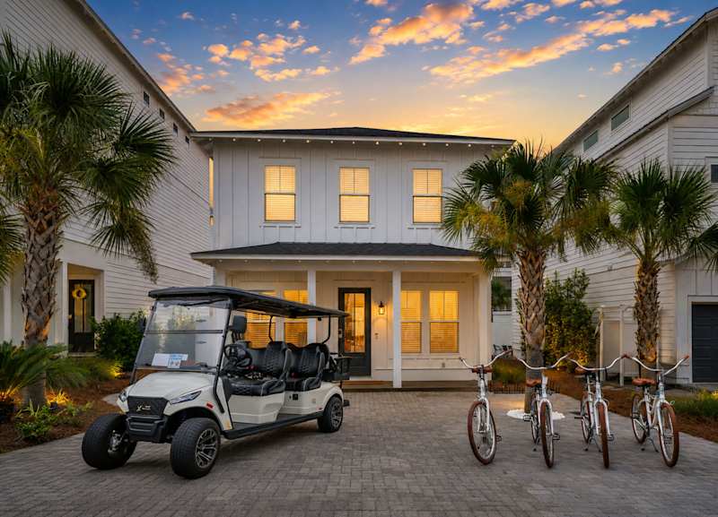 Home includes a 6 seater golf cart and 4 adult bikes!