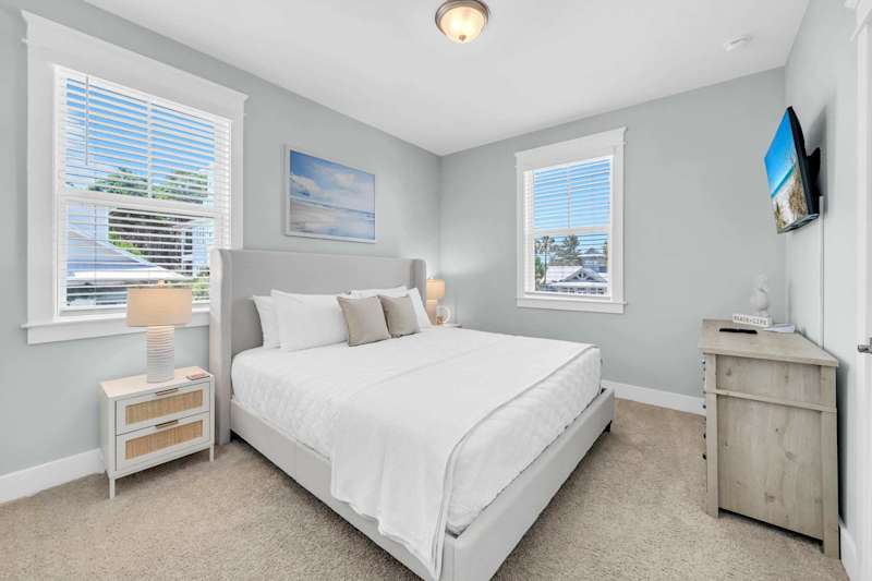 Bedroom 3: King with smart tv
