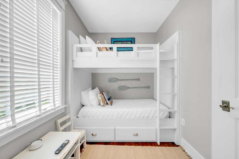 Bedroom #3: Twin/Twin Bunk Bed
