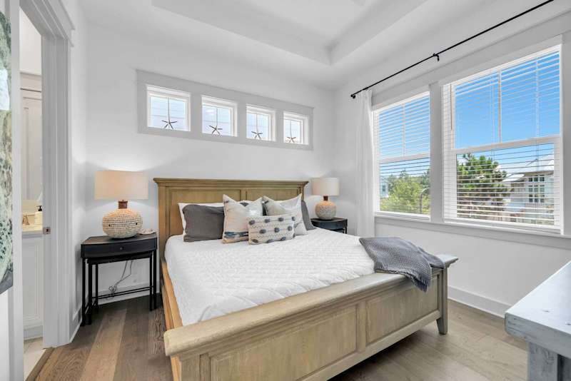 Bedroom 1: 1 King with Ensuite 