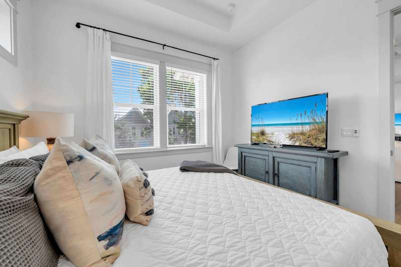Master features a smart tv