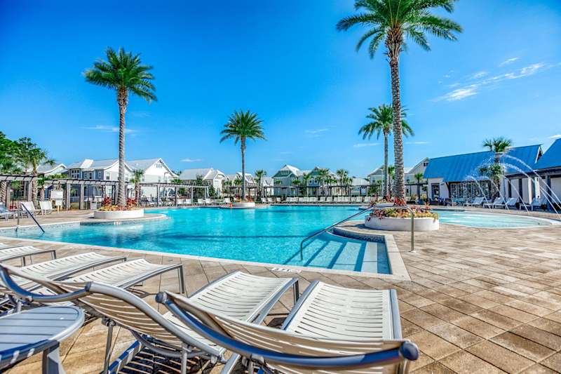 
5,000 sq ft community pool that is heated October/November & March/April. Also features gas grilling cabanas.