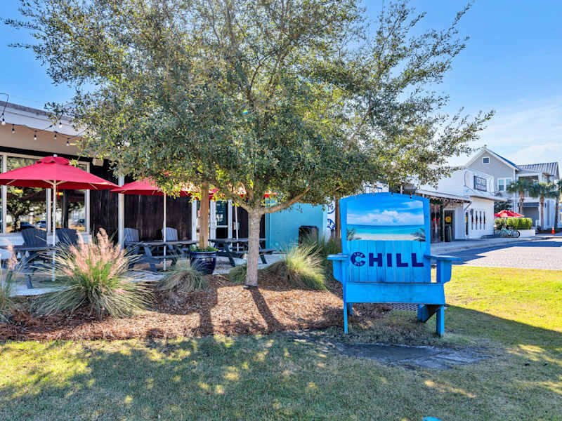 "The Big Chill" across the street from the house features multiple shopping options.