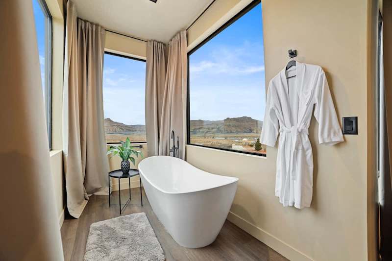 The Highlander vacation rental in Big Water, Utah, photo 3