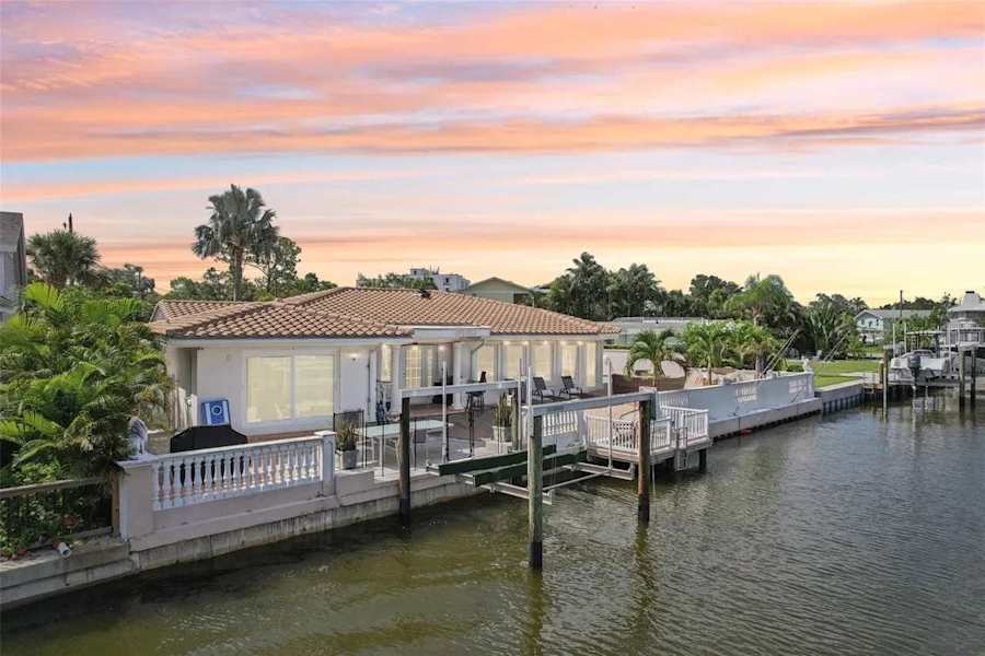 Goodtimes Waterfront photo 38