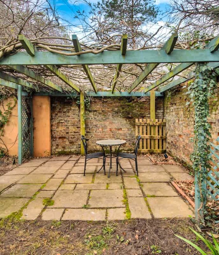 The walled courtyard garden at our Tunbridge Wells house