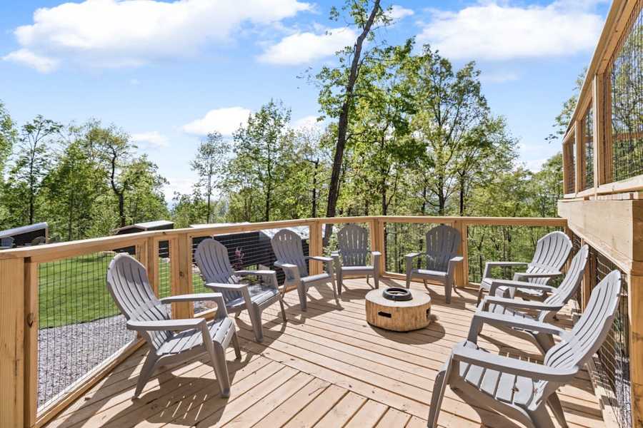 Atlas Cedar Treehouse photo 23