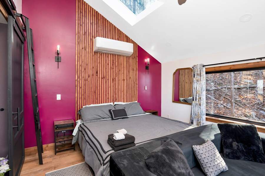 Blooming Redbud Treehouse photo 13