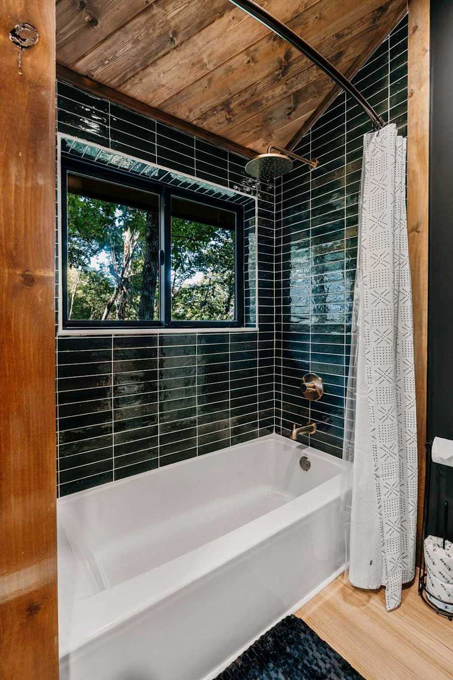 Live Oak Treehouse photo 35