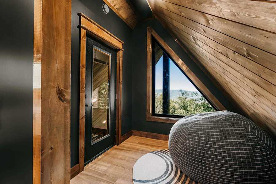 Live Oak Treehouse photo 46
