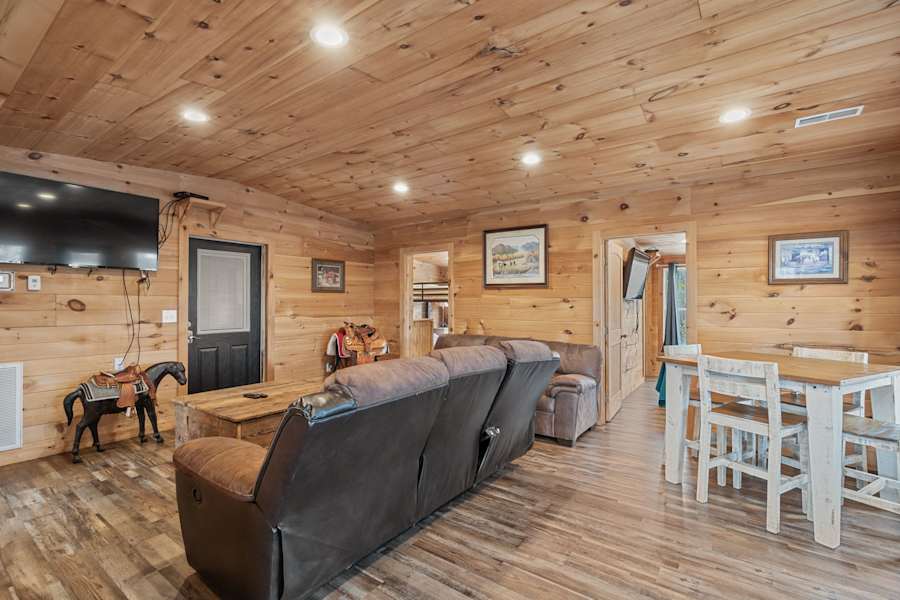 Barndominium photo 9