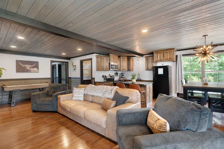 Pool Lodge photo 9