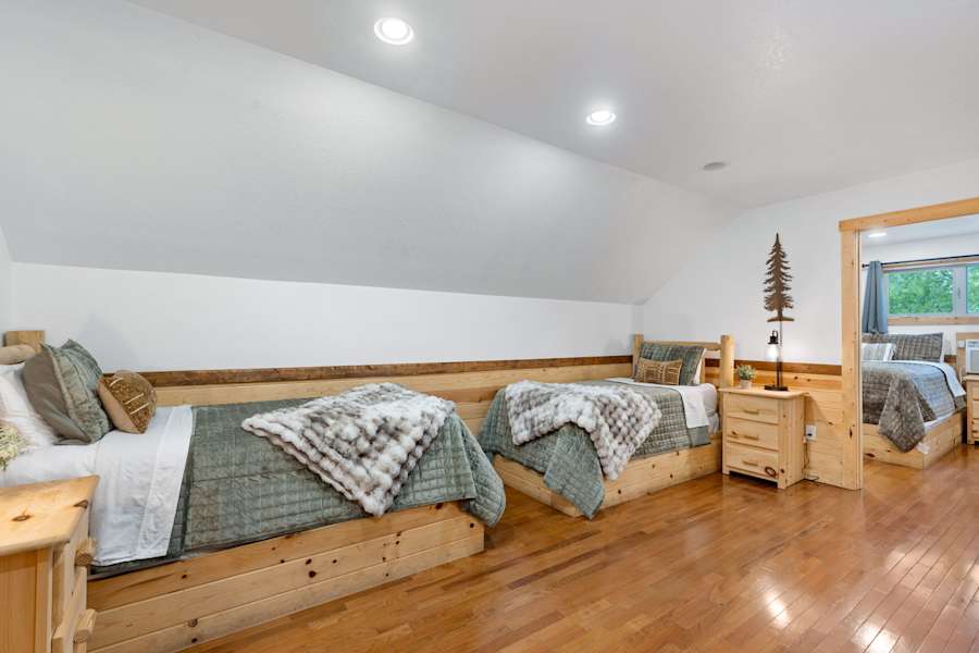 Trails End photo 25