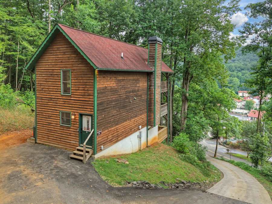Alpenrosen Haus, a two-bedroom cabin a short walk from downtown Helen
