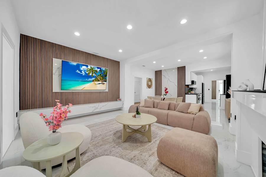 From movie nights to morning coffee, this welcoming living room brings everyone together.