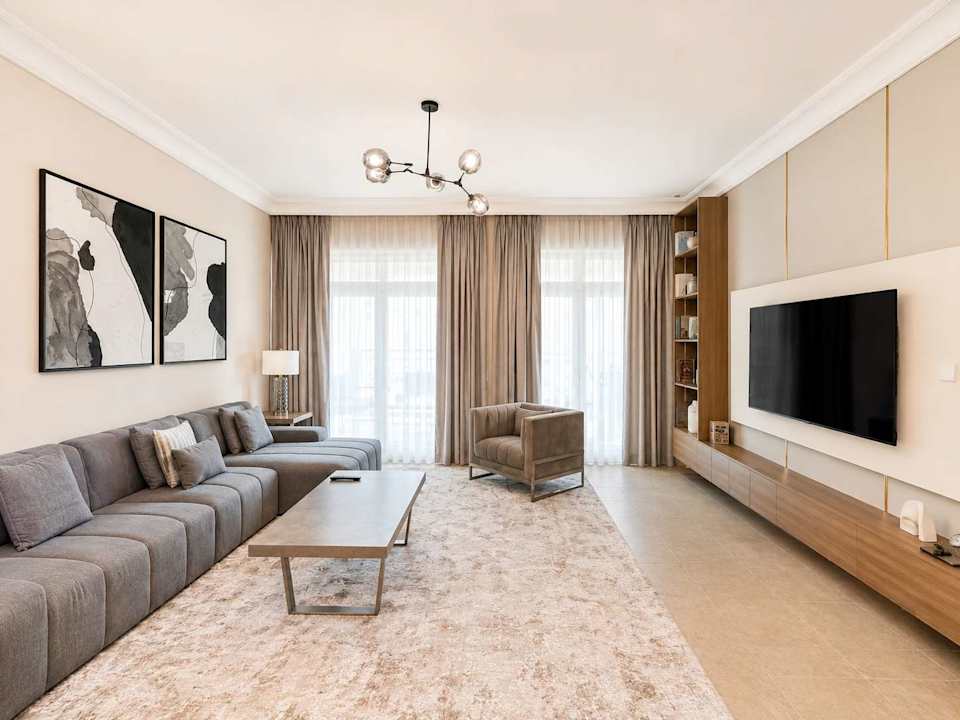 Newly Renovated Spacious Beachfront 2 Bed in Palm Jumeirah, Palm Jumeirah, Dubai