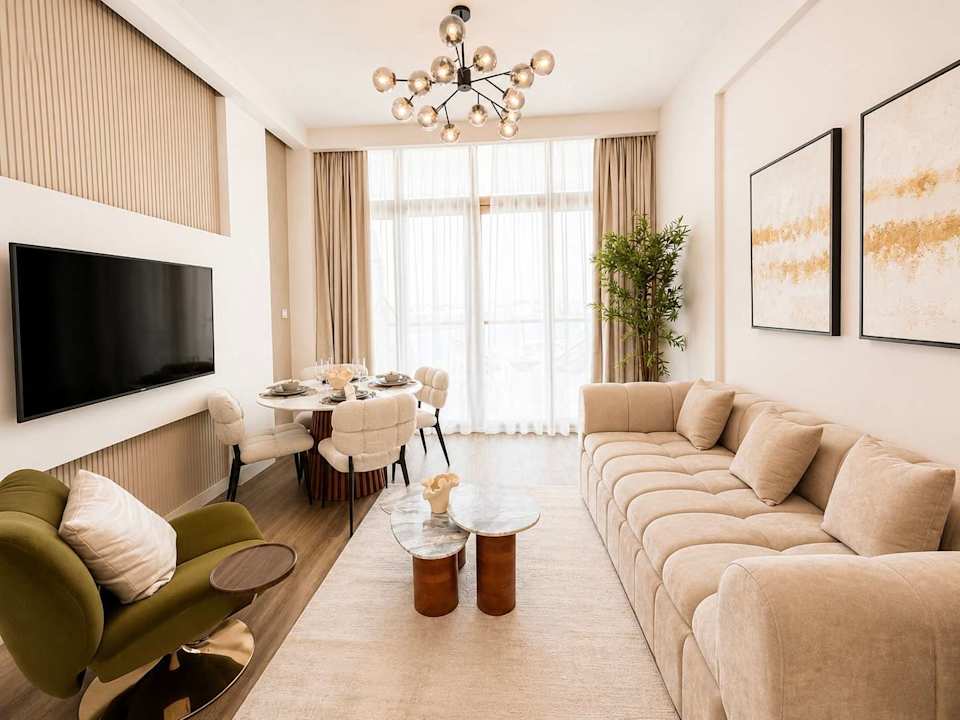 Palm Views East Sea View Studio w/ Pool & Gym, Palm Jumeirah, Dubai