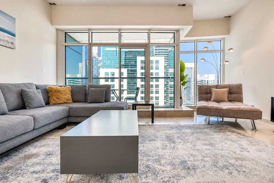 Dubai Marina Luxury: 3BR Apartment with Pool & Gym, Dubai Marina, Dubai