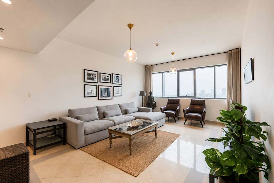 Golf Towers 1BR Apartment in Dubai, The Greens, Dubai