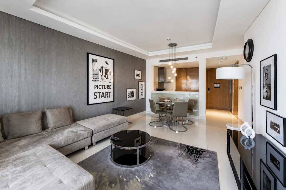 Luxury 1-Bedroom Apartment in Paramount, Business Bay, Dubai