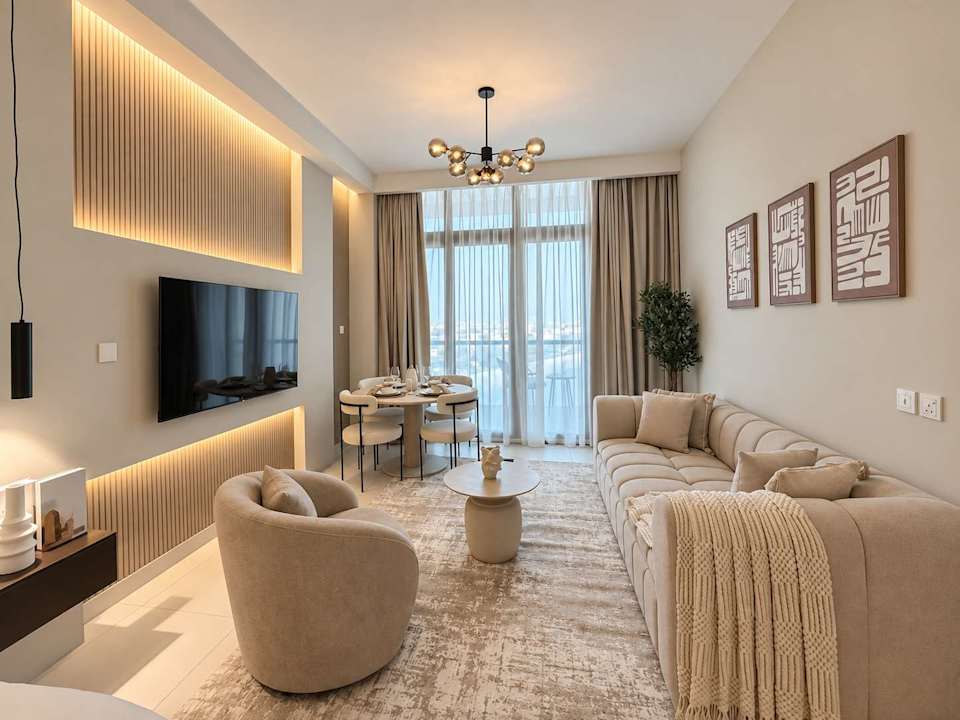Luxury Palm Views East Apartment with Pool and Gym Access, Dubai, Dubai