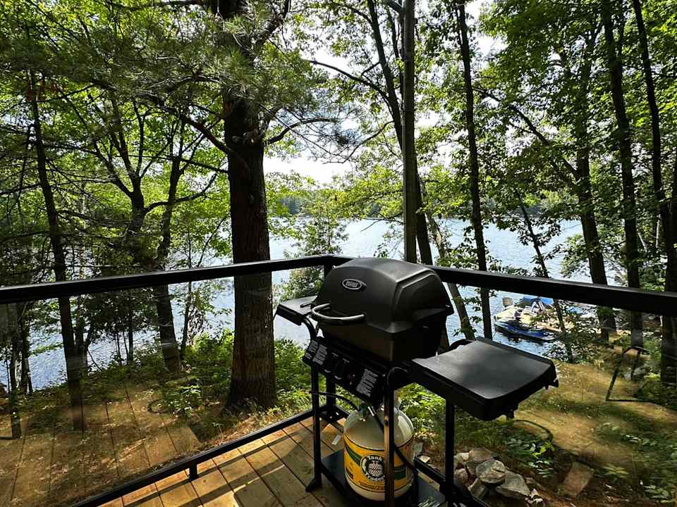 1-Bedroom Unique Eco Log Cabin #105 at Mill Lake Unique Cabins — photograph 5