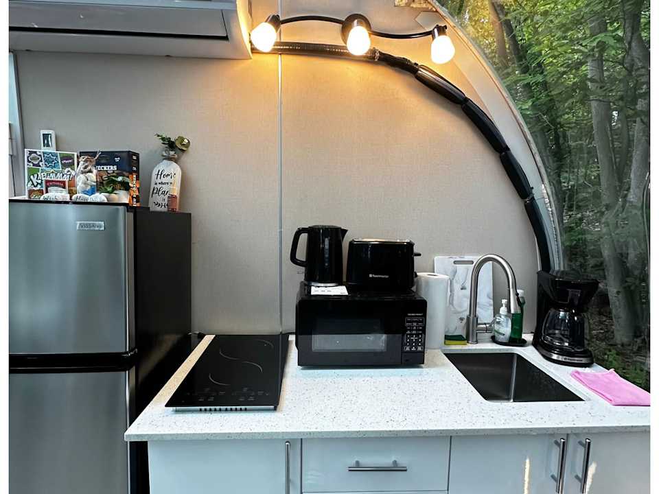 Studio Capsule House Glamping Dome #31 at Mill Lake Unique Cabins — photograph 5