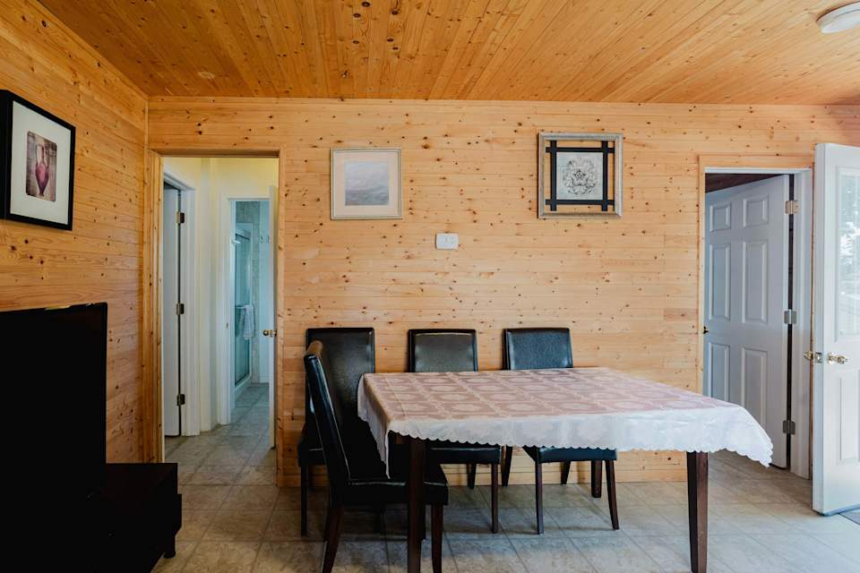 2-Bedroom Cottage #6 at Katchawanooka Resort — photograph 4