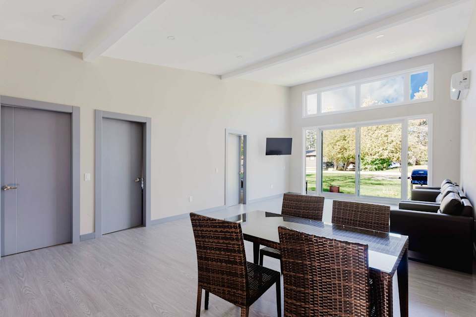 3-Bedroom Villa #17 at Englewood Villas — photograph 3