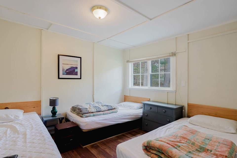 2-Bedroom Cottage #2: Shortleaf Pine at Pine Lake Cottages — photograph 4