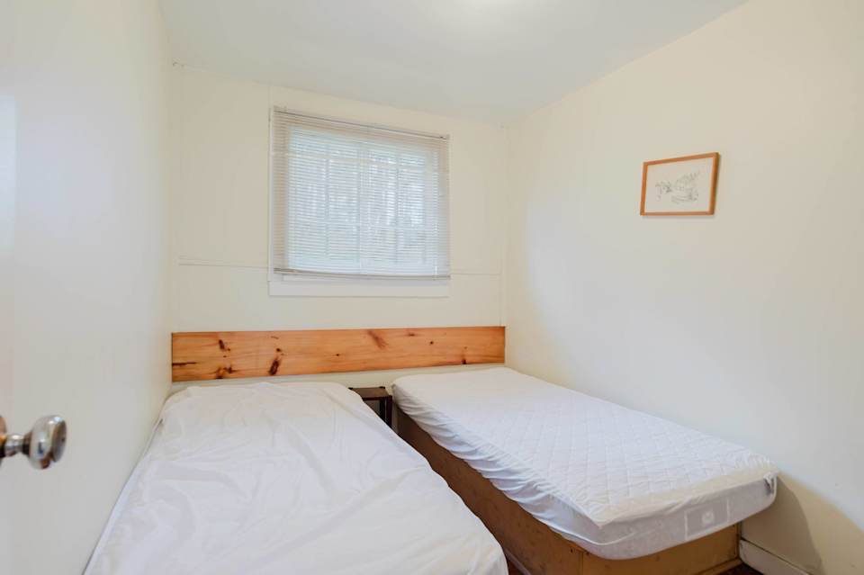 2-Bedroom Cottage #5: Lodgepole Pine at Pine Lake Cottages — photograph 5