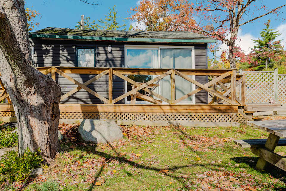 Studio Cottage #8: Jack Pine at Pine Lake Cottages — photograph 2
