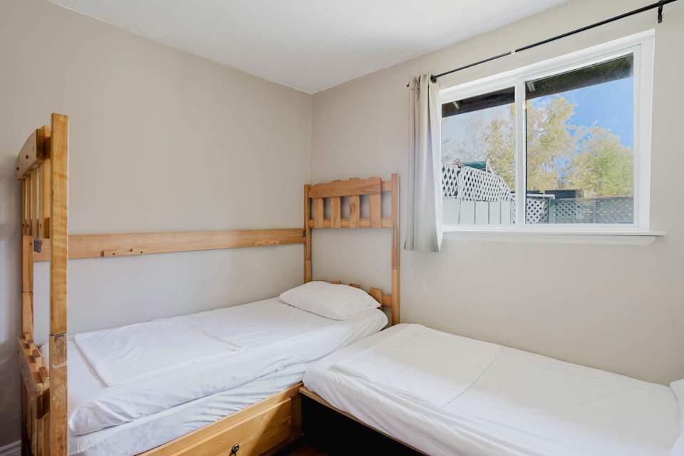 3-Bedroom Cottage #12: The Gallery at Pine Lake Cottages — photograph 5