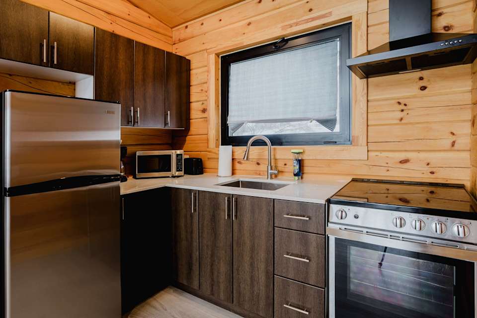 3-Bedroom Cottage #3 at Rice Lake Eco Retreat — photograph 4