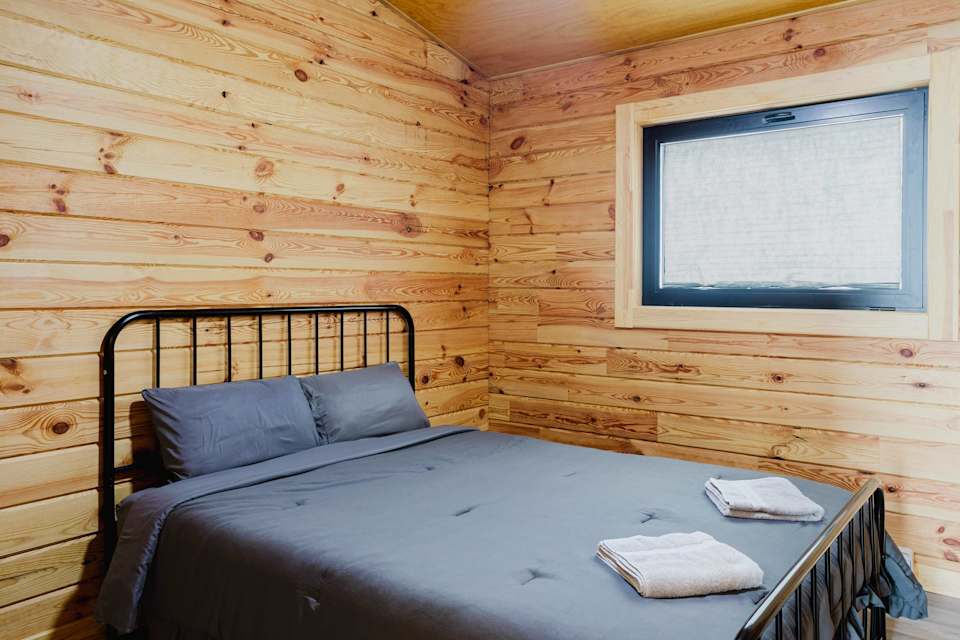 2-Bedroom Cottage #6 at Rice Lake Eco Retreat — photograph 4