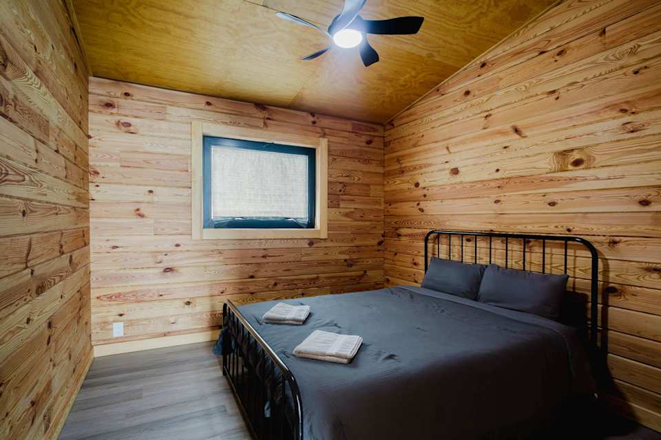 2-Bedroom Cottage #8 at Rice Lake Eco Retreat — photograph 5