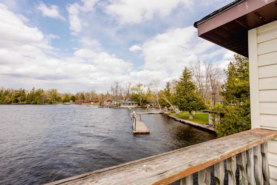 Balsam Lake Villa — property photograph 2