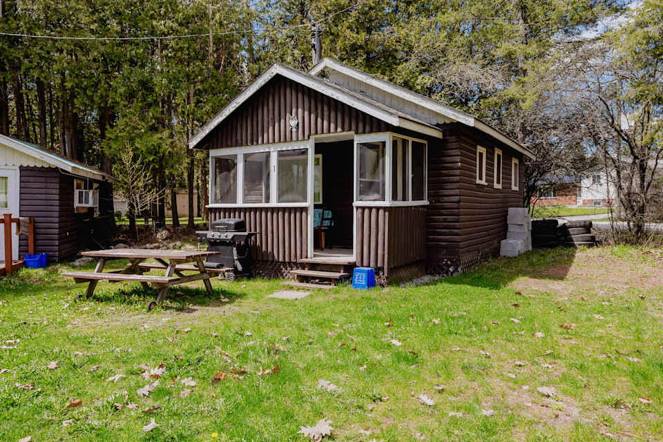 2-Bedroom Cottage #1 at Ambleside — photograph 1