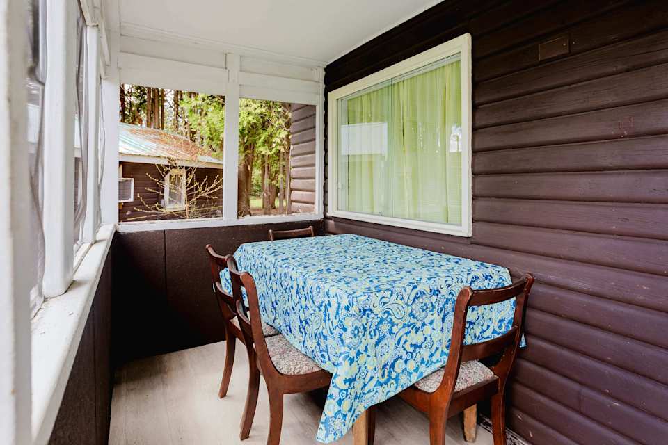 2-Bedroom Cottage #1 at Ambleside — photograph 3