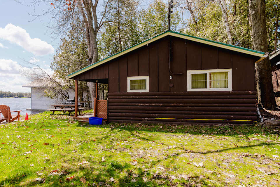 2-Bedroom Cottage #4 at Ambleside — photograph 3