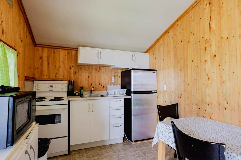 2-Bedroom Cottage #9 at Ambleside — photograph 3